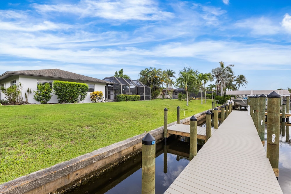Riverfront Home w Private Dock Pool Beaches