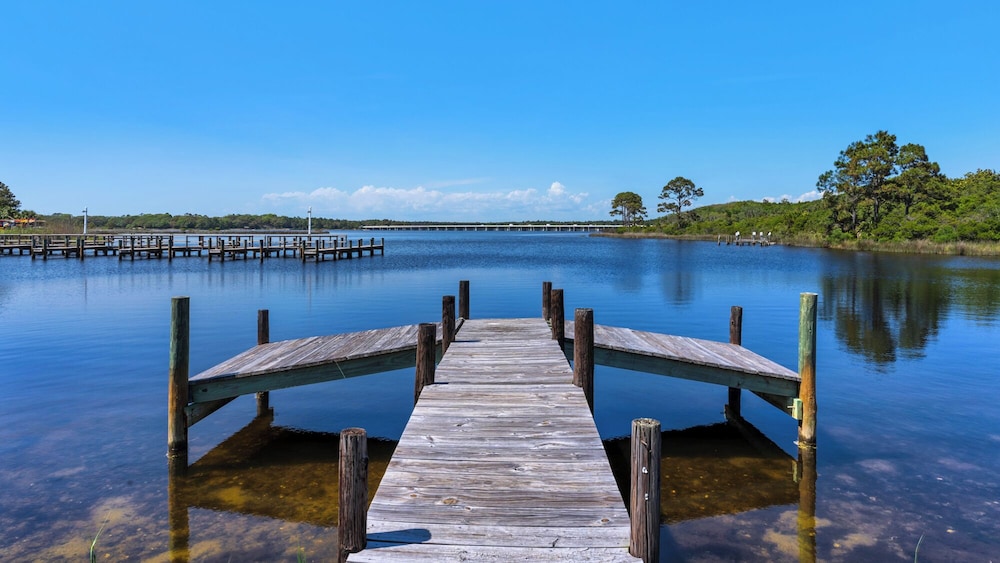Lakefront Haven in Carillon Beach