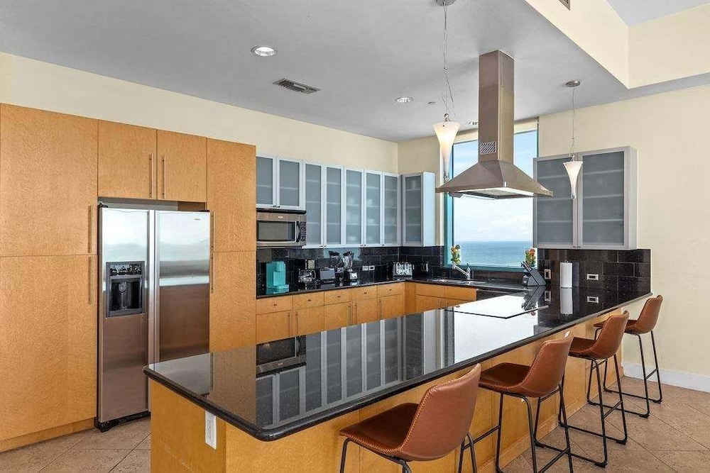 Penthouse Jr Unrivaled Luxury Insane Views 3 Bedroom Apts