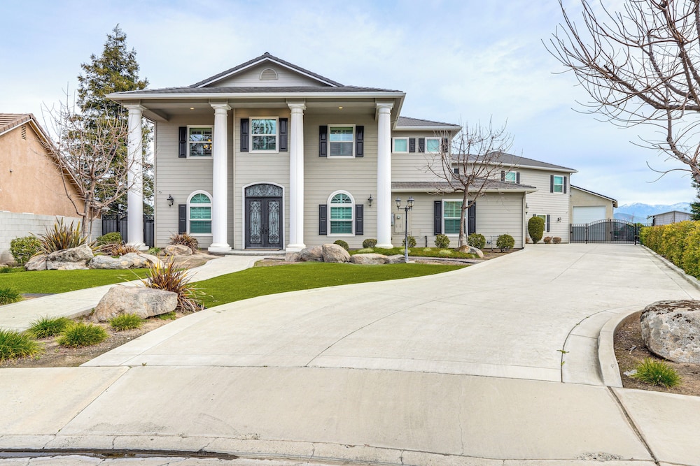 Outdoor Oasis & More: Group Getaway in Porterville