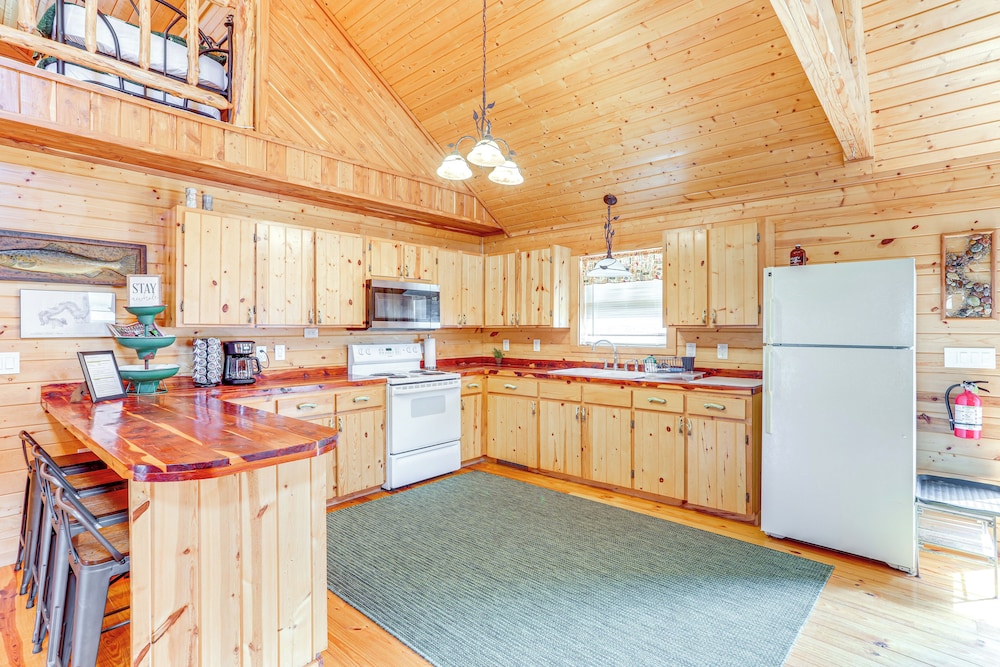 Fire Pit, Screened Deck: Riverfront Ozarks Cabin!