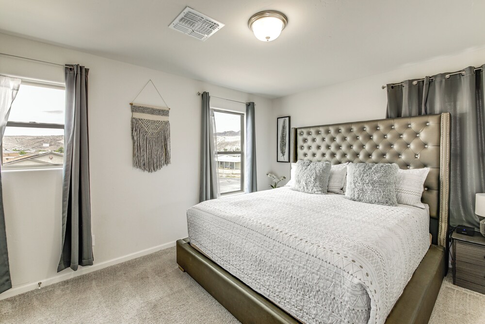Welcoming Bullhead City Home w/ Pool & Game Room!