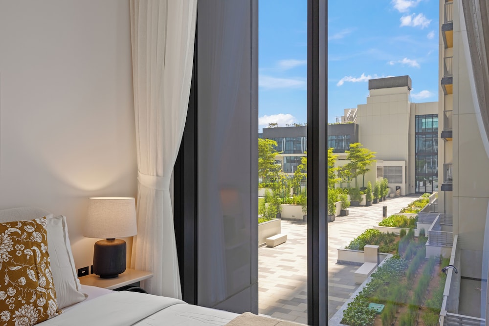 Modern Apartment w/ Balcony & Pool Access