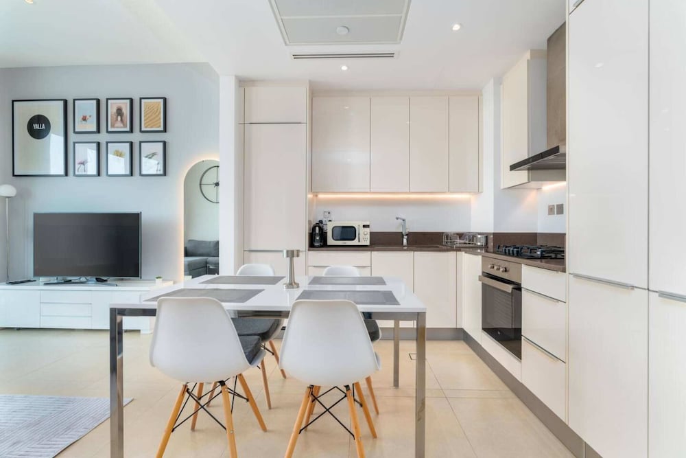Stunning 1BD Apartment 15mins to Marina Promenade!