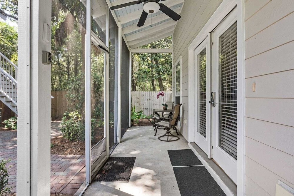 Honey Bee Bungalows by Avantstay Boat Friendly, Pool Access