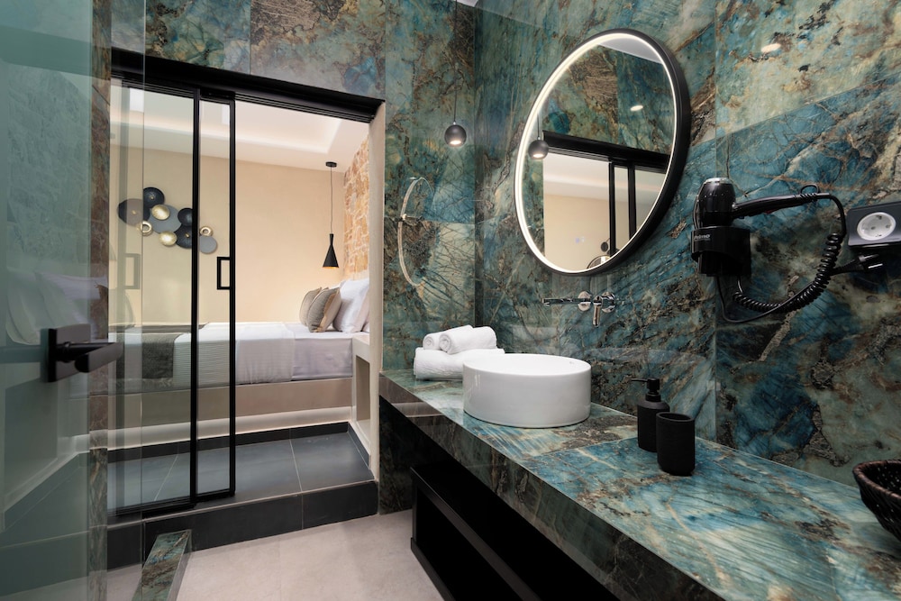 Illusion Suites