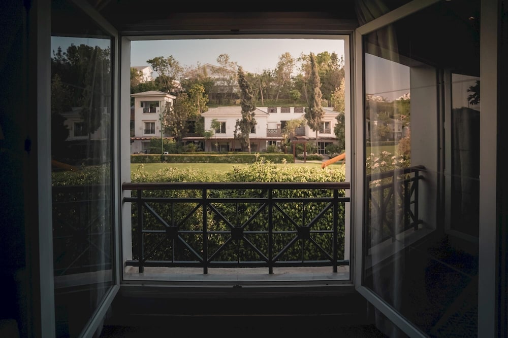 Vesta - Luxury APT - 1BR - Mountain View Residence