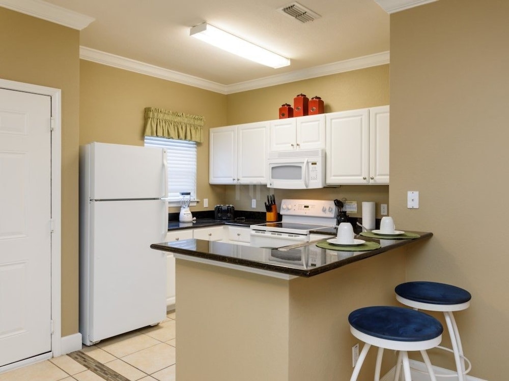 Fv88818 - Lucaya Village - 4 Bed 3 Baths Townhome