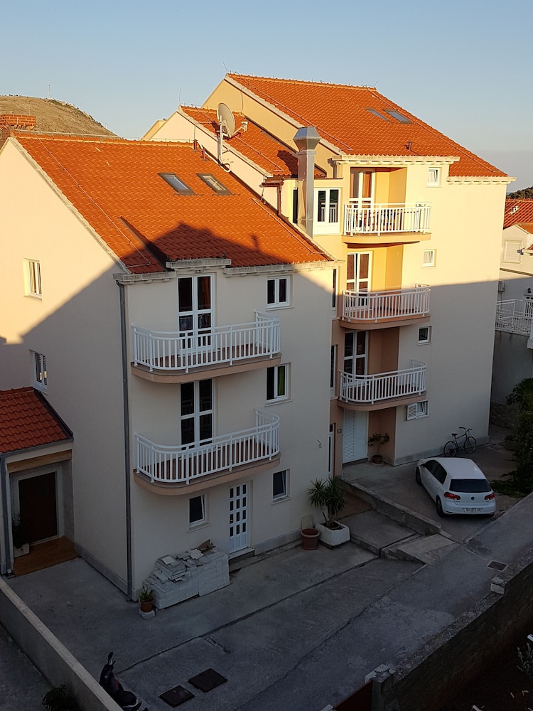 Burum Apartments