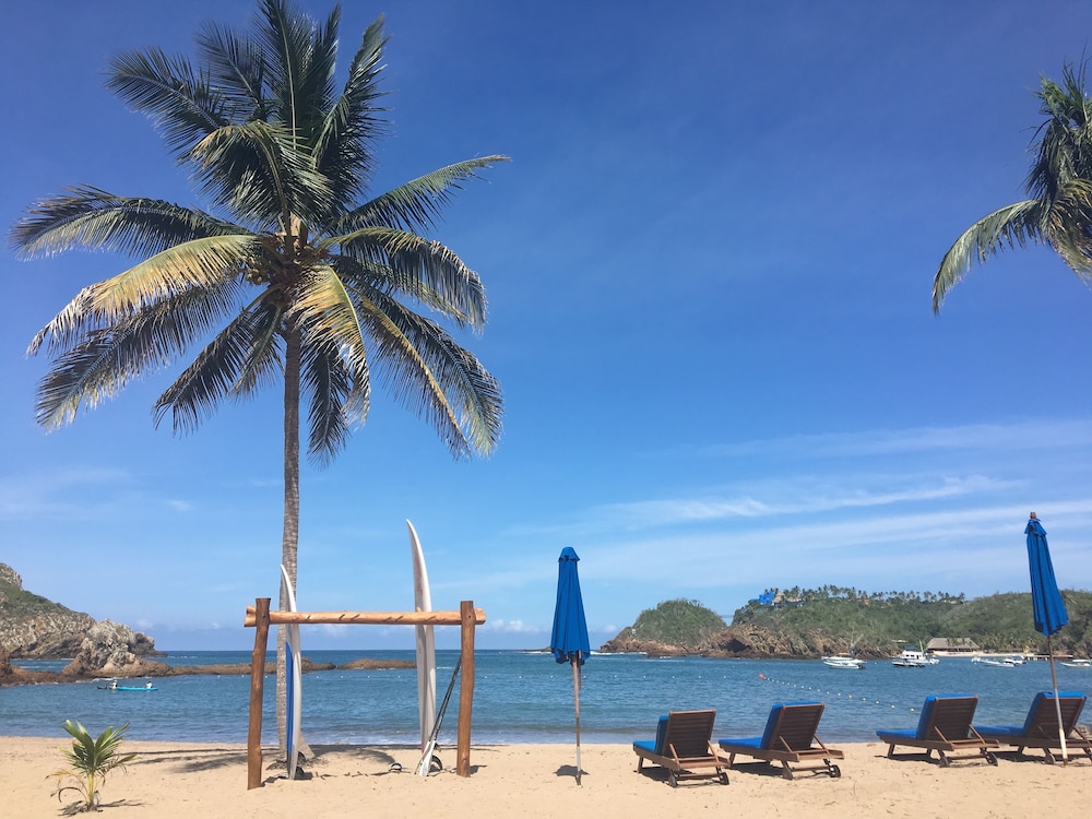 El Careyes Club & Residences