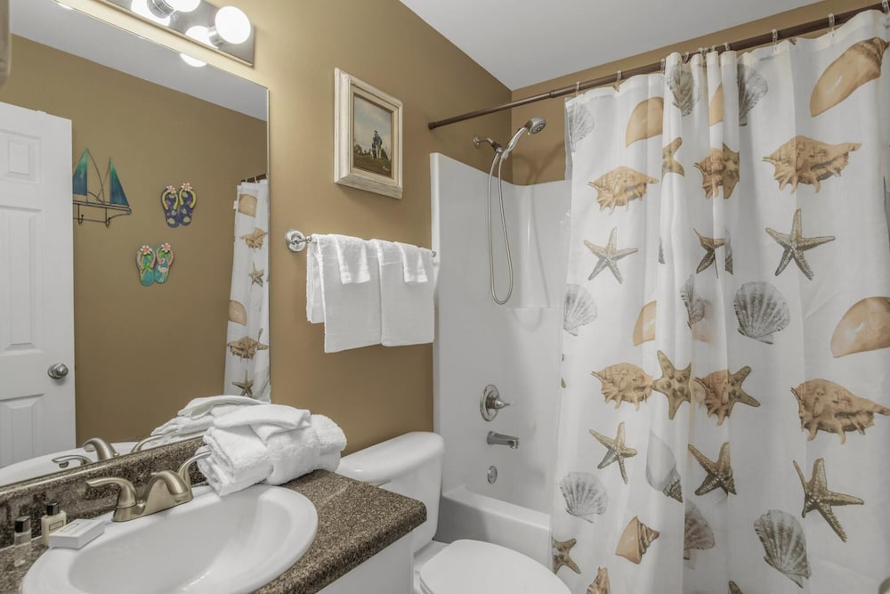 Attractive Condo Pool Across From Beach Access view 4