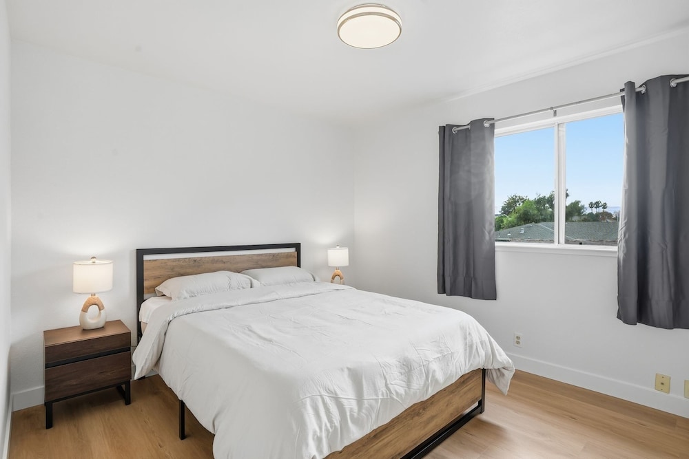 Modern 2br Unit W/ Covered Parking In Santa Clara 2 Bedroom Apts