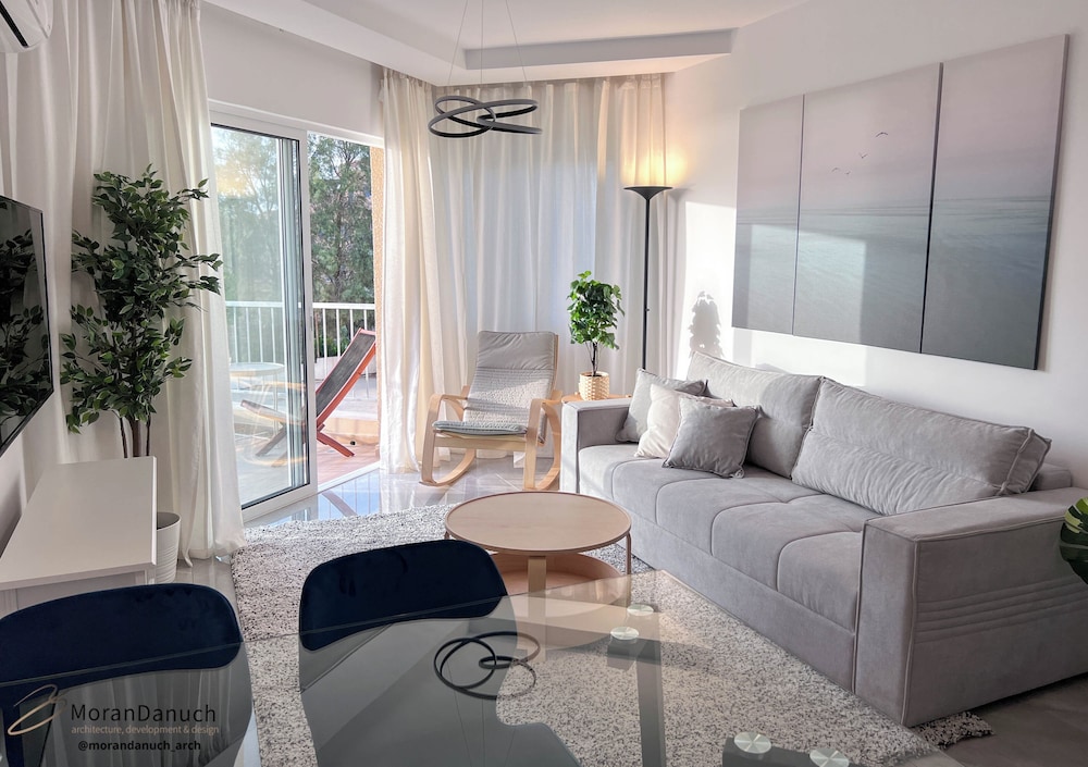 Procy 103 Sea View Apartment Ideal for Long or Short Stays