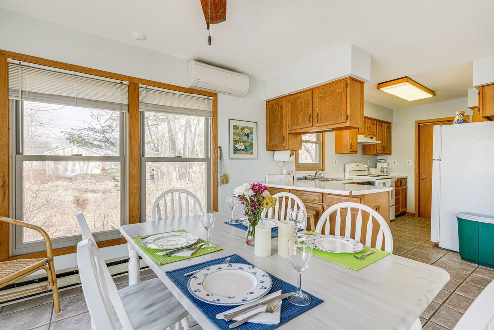 Coldwater Vacations - Waterfront Cottage w/ Dock on Dragon Lake! - Property Image 5