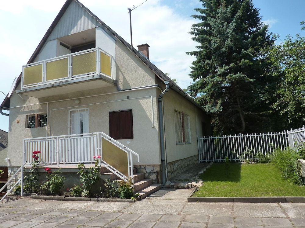 Vadásztanya Apartmanok