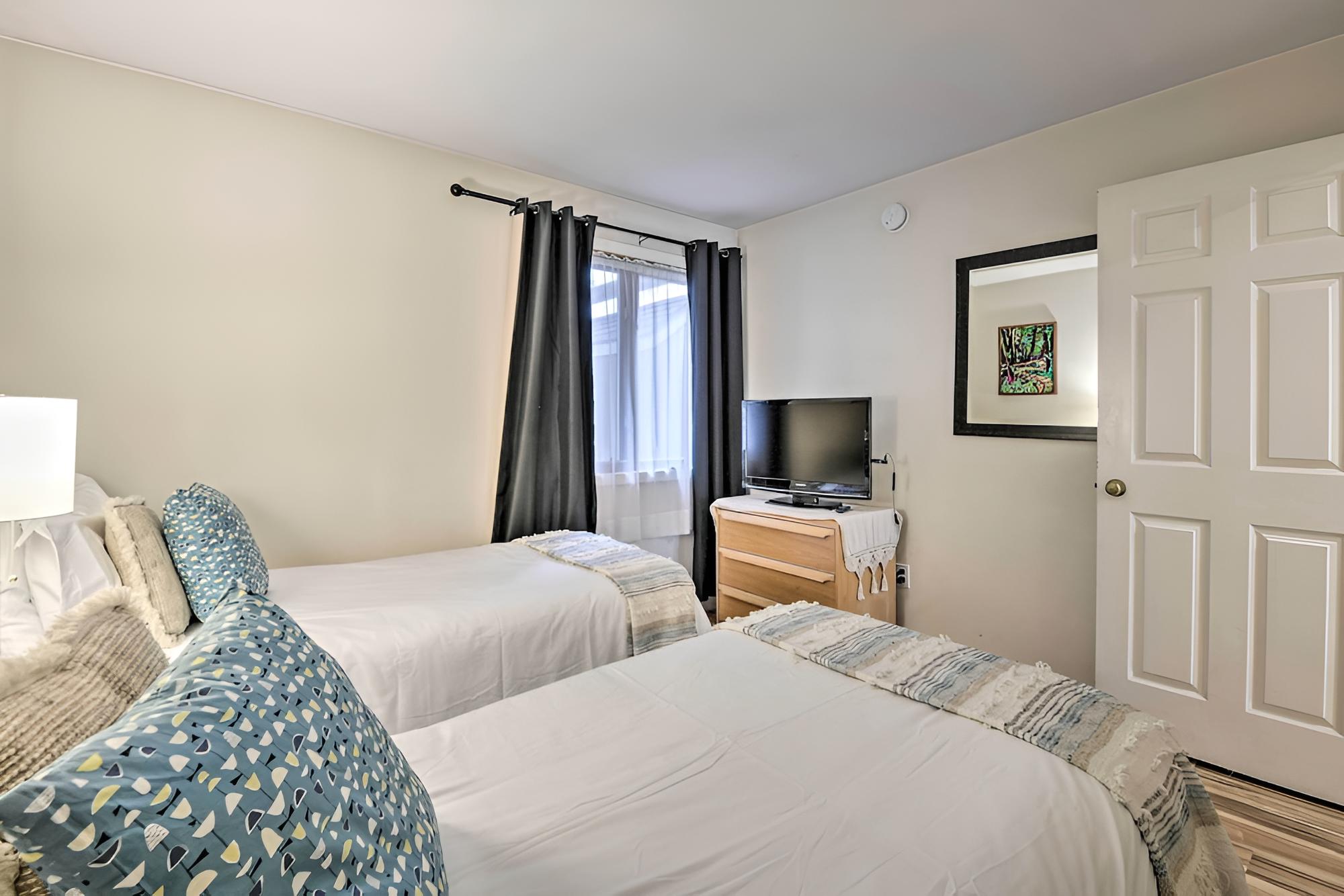 Cozy Stowe Condo w/ Amenities < 6 Mi to Slopes!