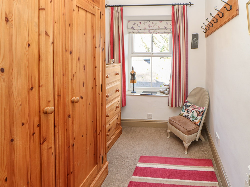 Middle Cottage view 5