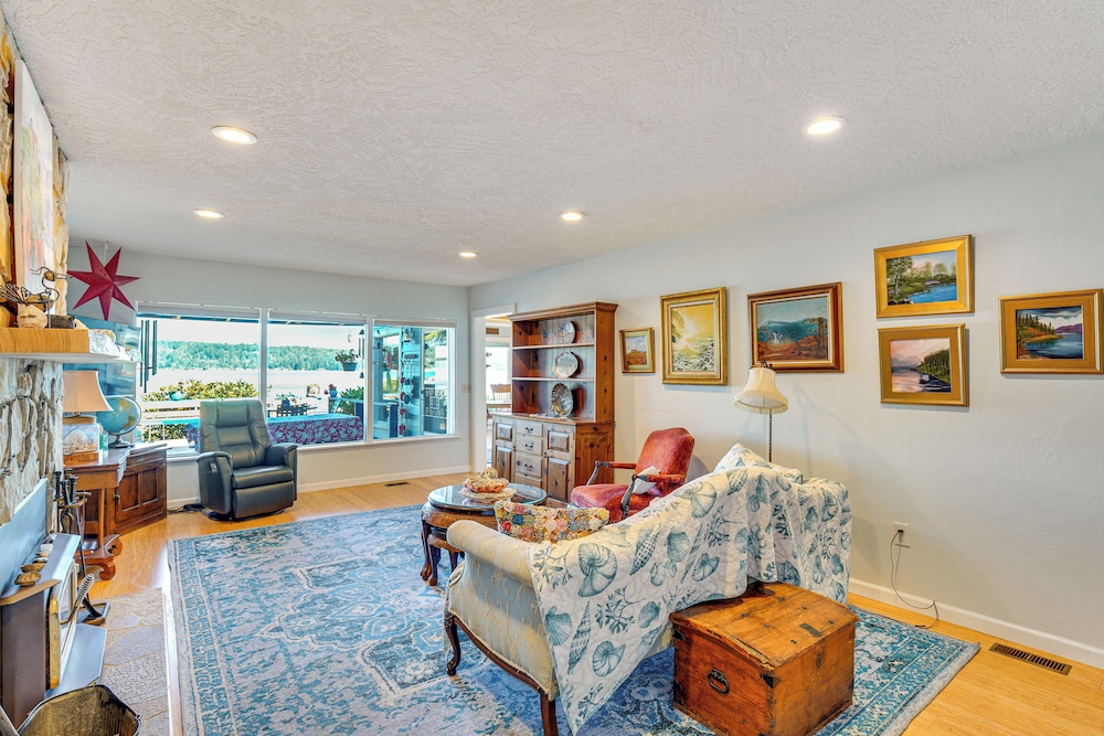 Across Water From Belfair SP: Hood Canal Cottage!