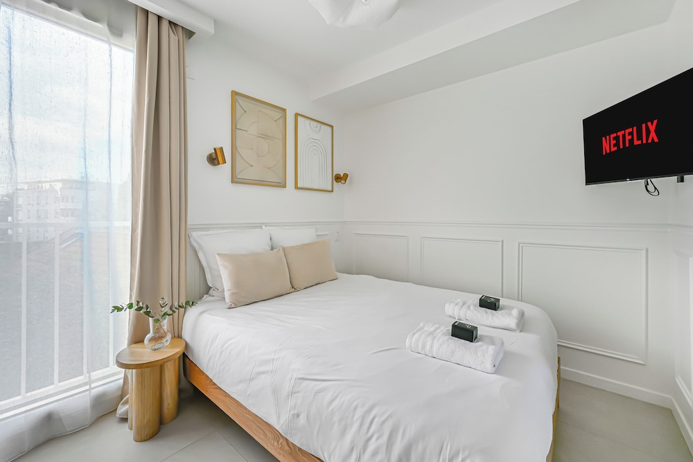 JIJI Suites