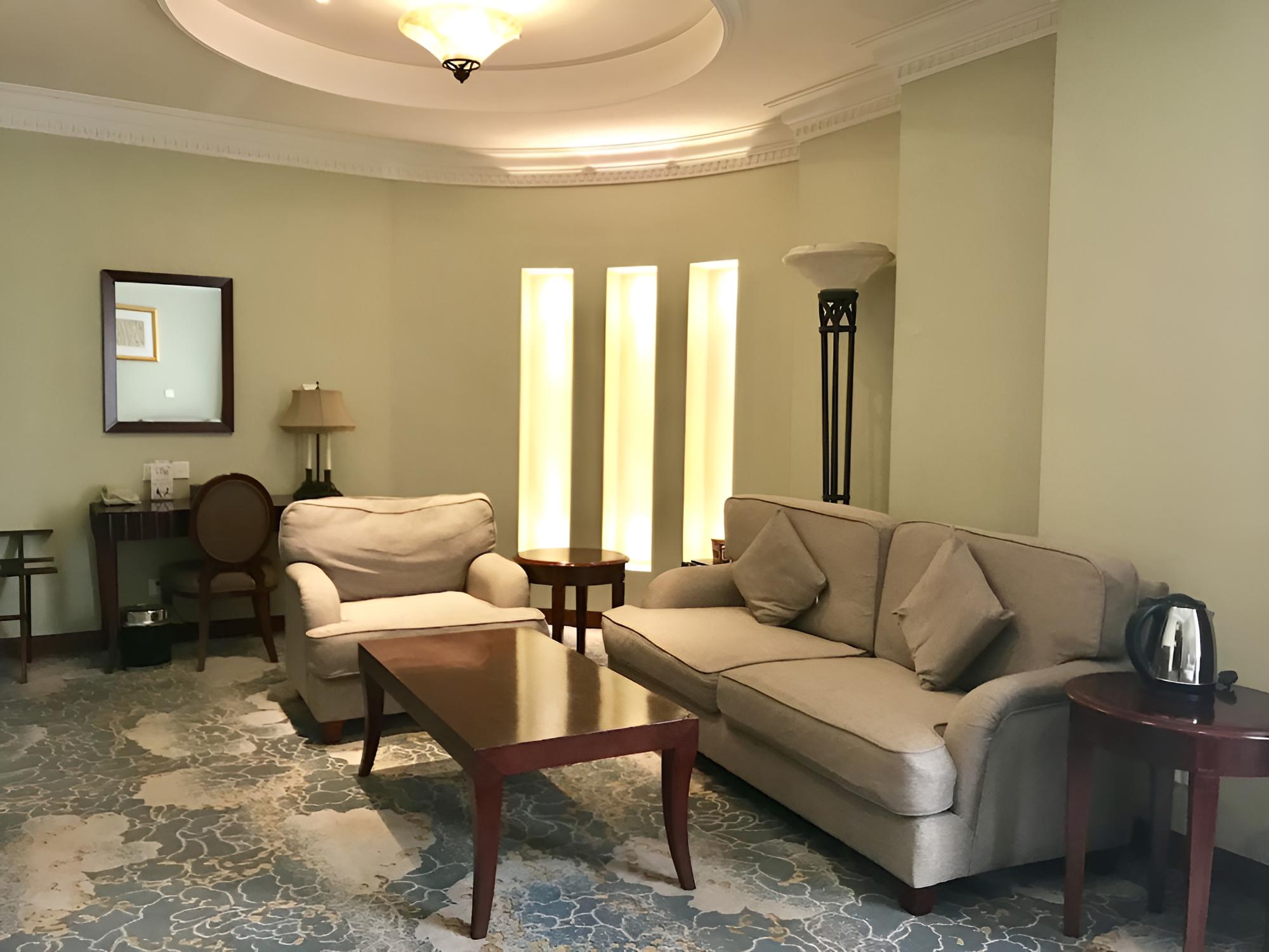 The Bund Riverside Hotel