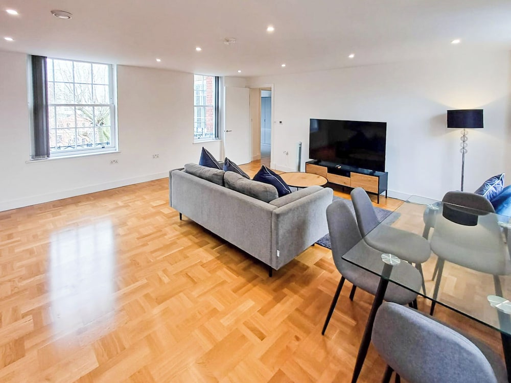 Modern 2 Bedroom 2 Bathroom Apartment