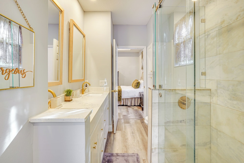 6 Mi to Dtwn: Pet-friendly Retreat in Fort Pierce!