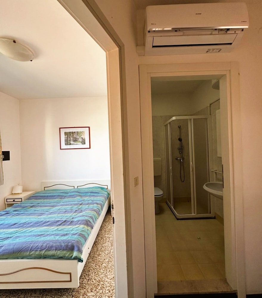Charming Apartment Near the Beach With Pool