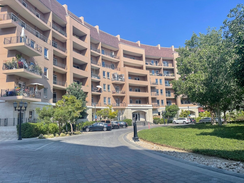 Cozy 1-bedroom Apartment for 5 in Motor City