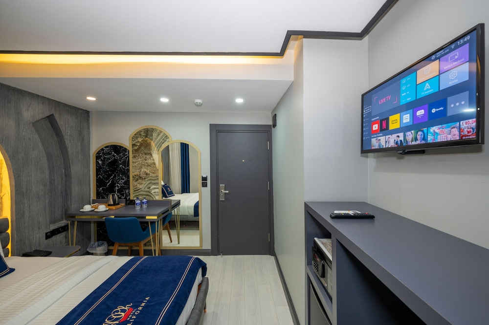 California Otel - Image 34