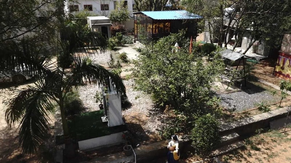 Shyam Luxurious Huts & Guest House