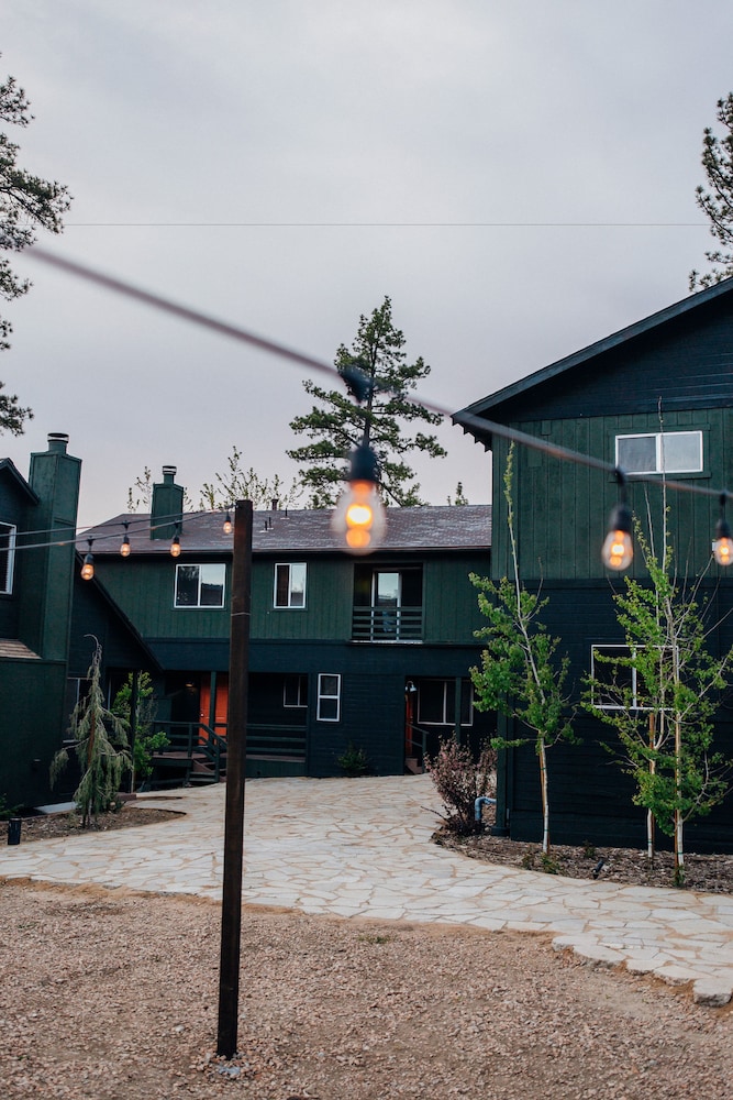 Noon Lodge at Mallard Bay