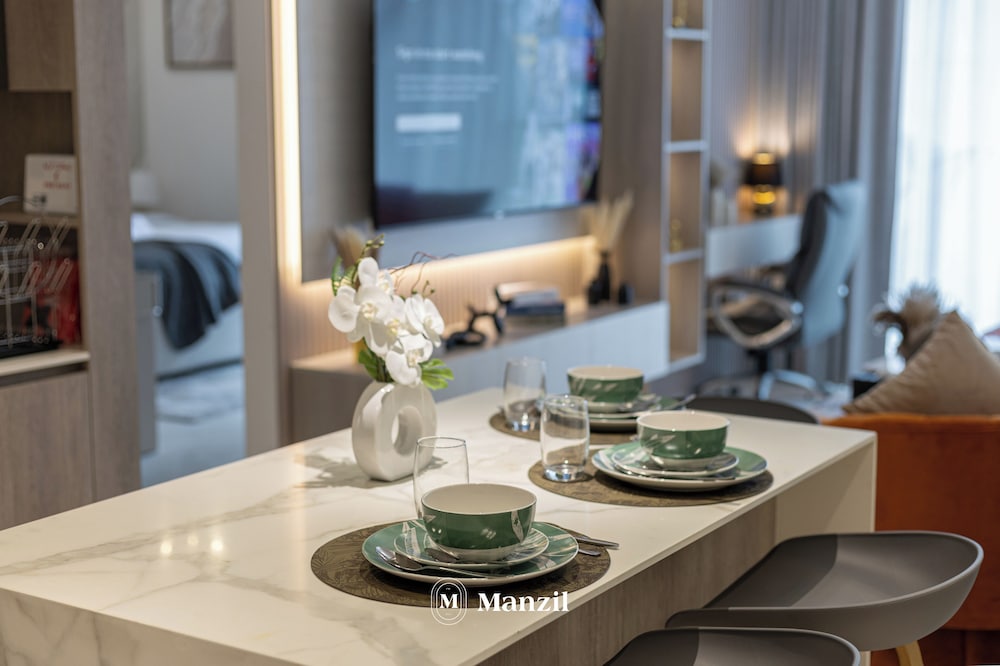 Manzil- Chic 2BR w Pool nr Circle Mall