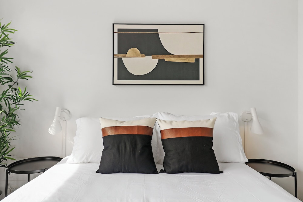 Comfy Studio - Algonquin 5A