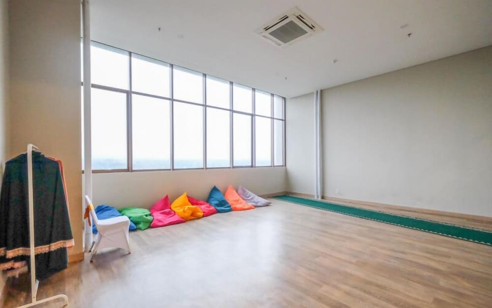 Simple Rest Studio (No Kitchen) At Lrt City Sentul - Royal Sentul Park Apartment