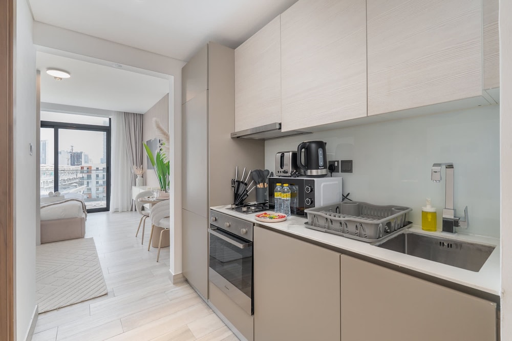 Stylish Studio Sleeps 2 With Balcony