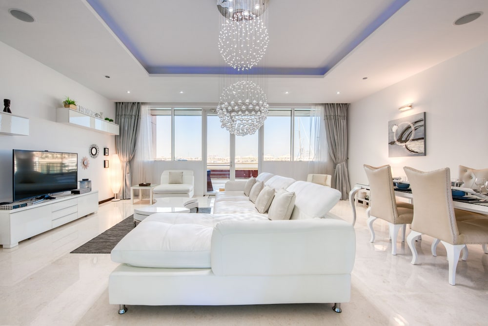 Tiara Residences - Mint Stay