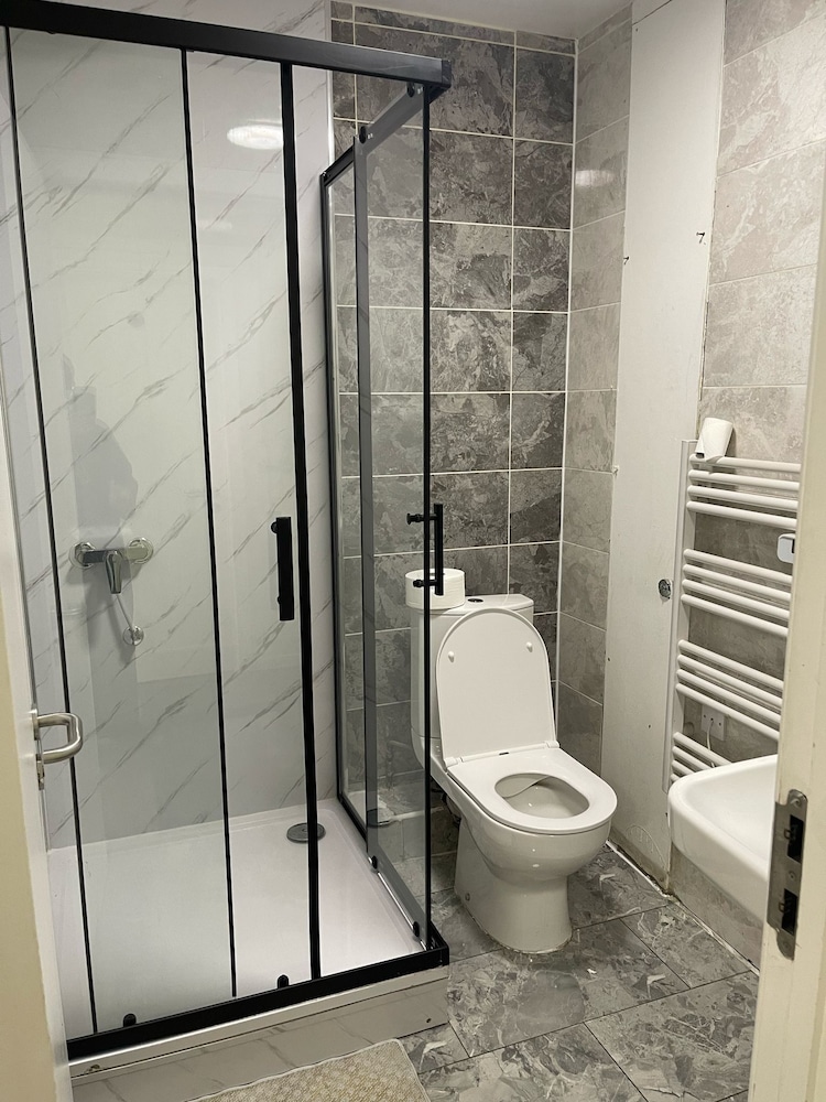 Rahman Hostel - Manchester