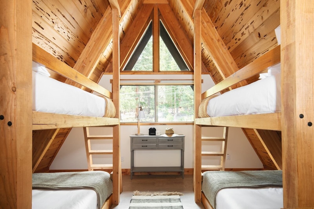 Timberline by Avantstay Stunning Chalet Cabin w/ Hot Tub, Pool Table Home Theater! - Property Image 29
