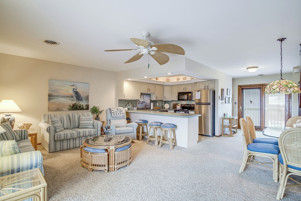Ocean City Getaway w/ Balcony, Steps to Boardwalk!