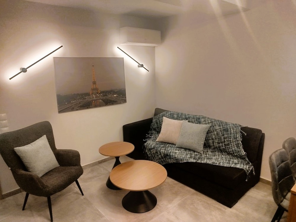 Frank Jimmy s Apartment I