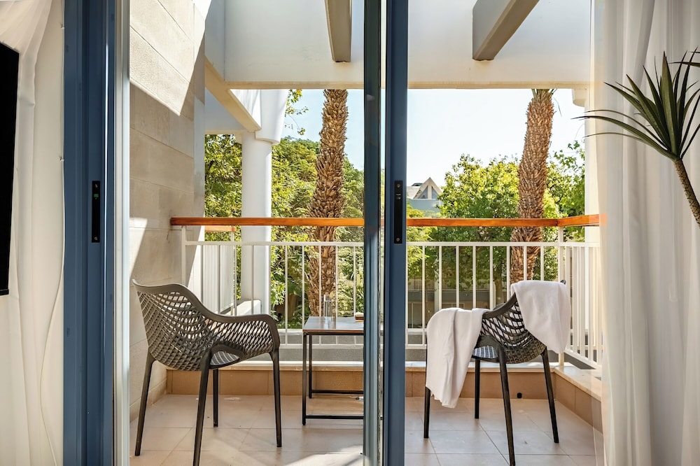 Royal Park Apt Resort by Sea N Rent