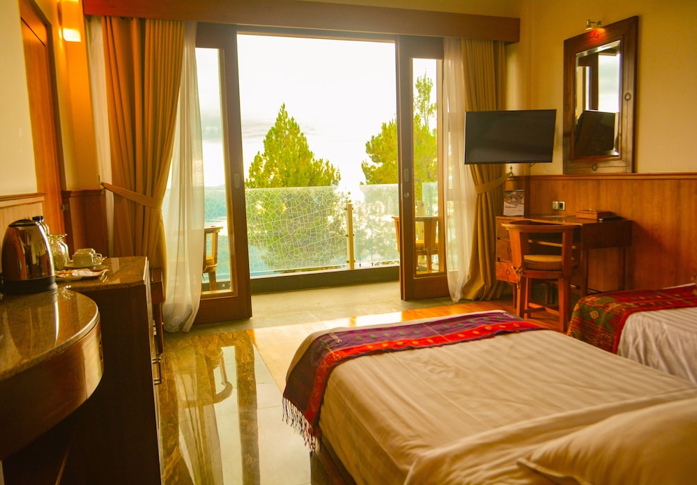 Taman Simalem Resort