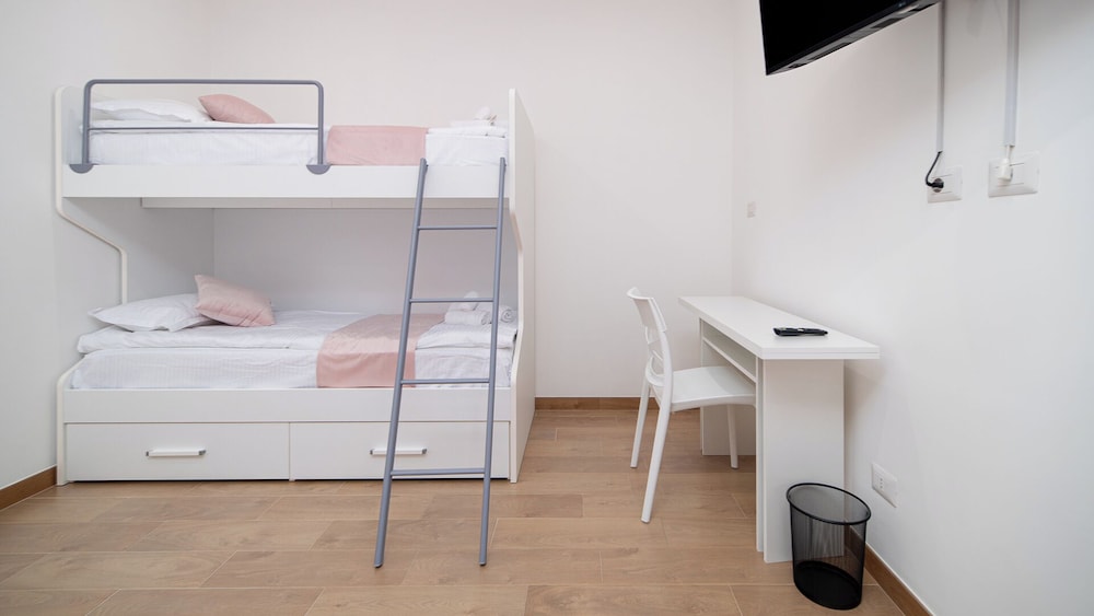 Lovely Rooms by Rentbeat
