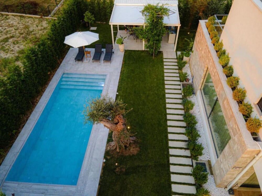 Sanpietro Vacation Villa 001
