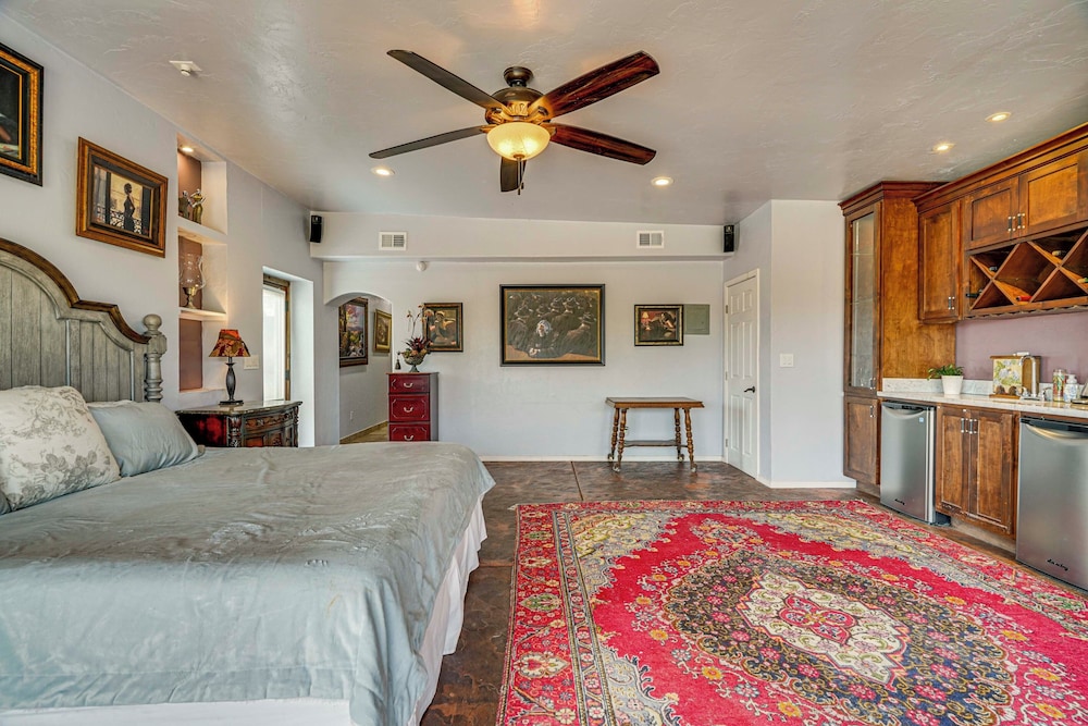 Views + Fire Pit: Hilltop Retreat in Rio Rico!