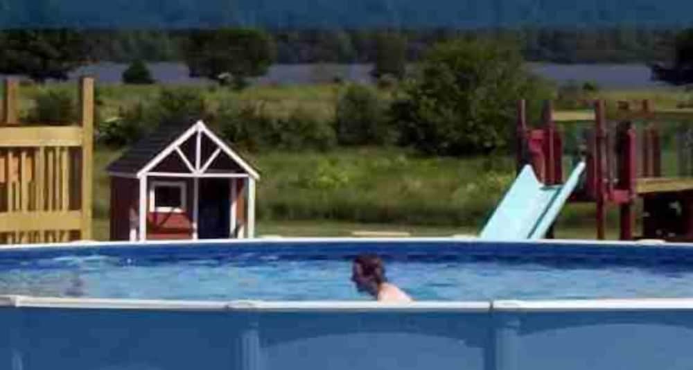 Crown Cove Cottages