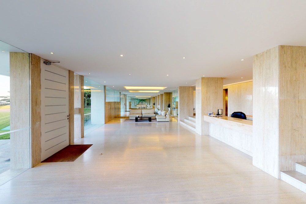 Oceana Suites Esturion view 2