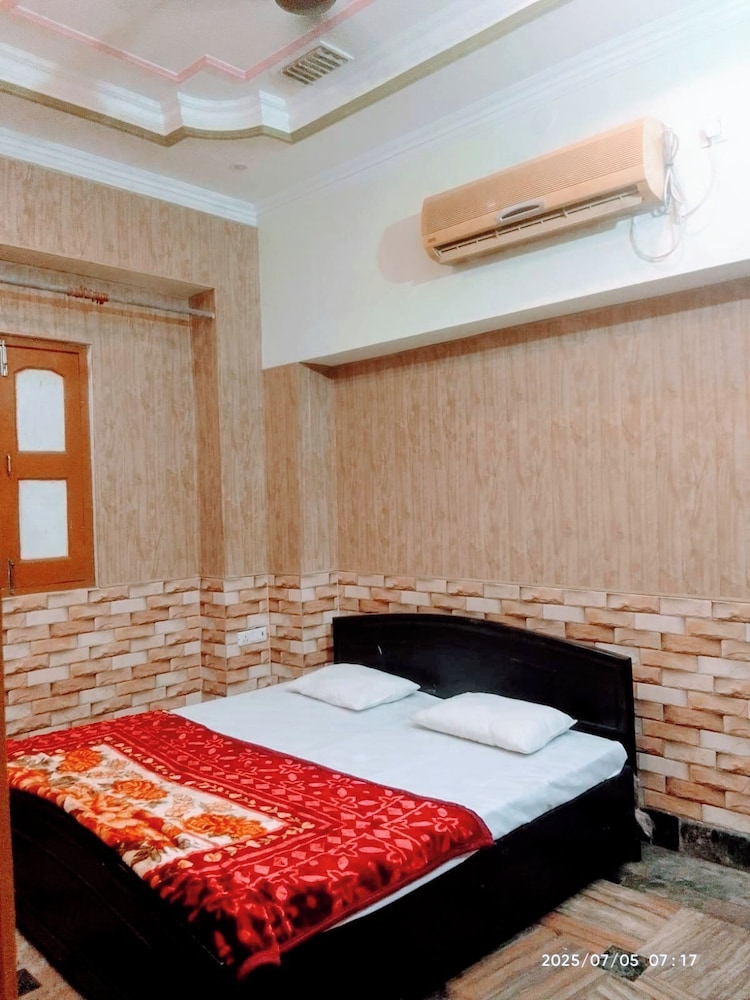 Maa Annapurna grand guests house