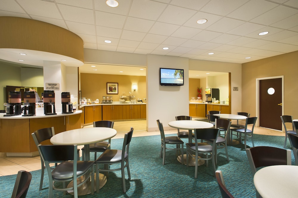 Lawrence Vacations - Springhill Suites by Marriott Lawrence - Property Image 5