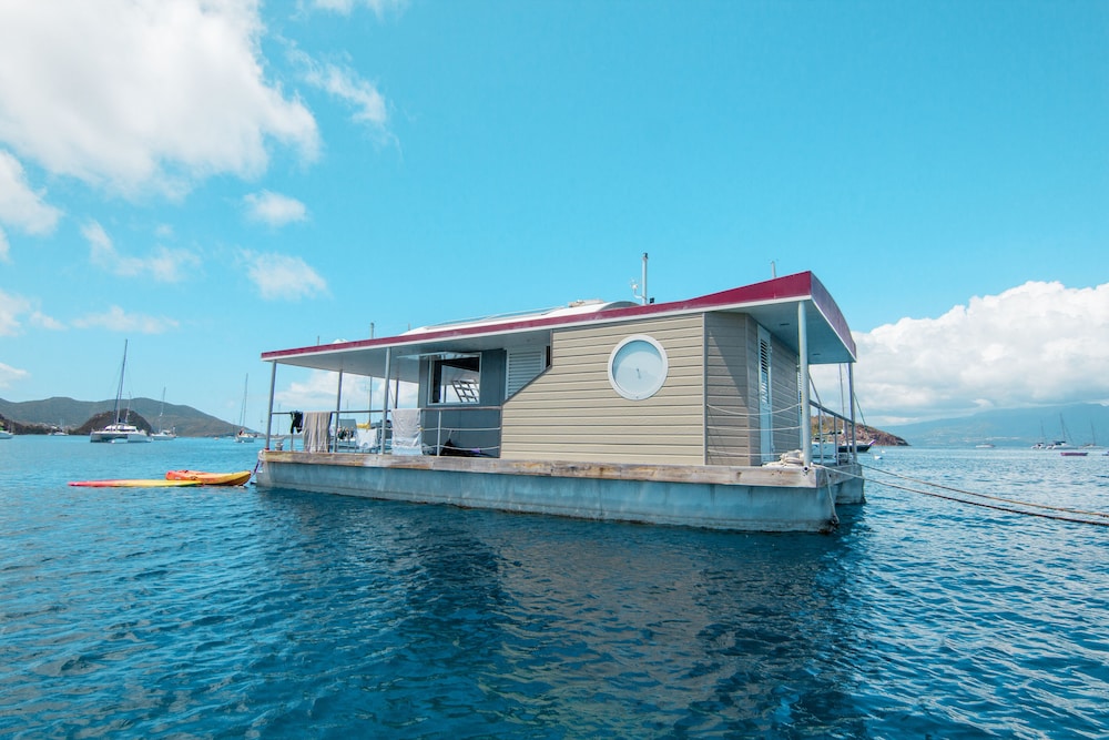 Aqua Lodge